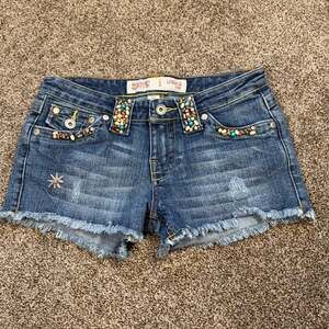 Mossimo Low Rise Shorts Cutoffs Beaded Y2K Size 3 Juniors 2006 Flap Pockets